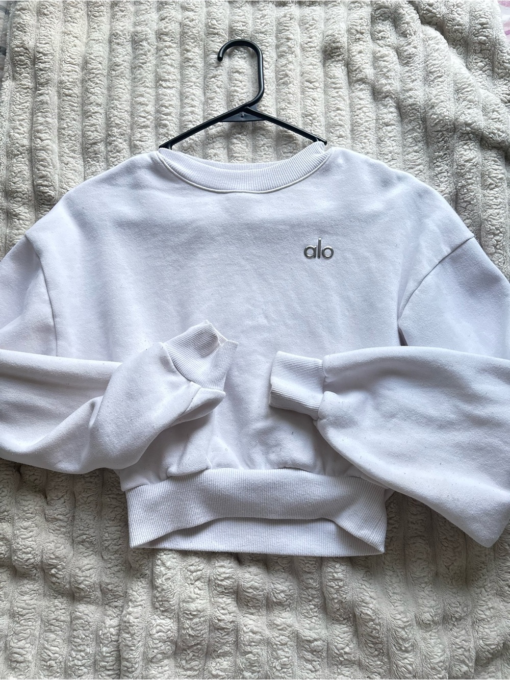 ALO Yoga White Cropped Crewneck Sweatshirt